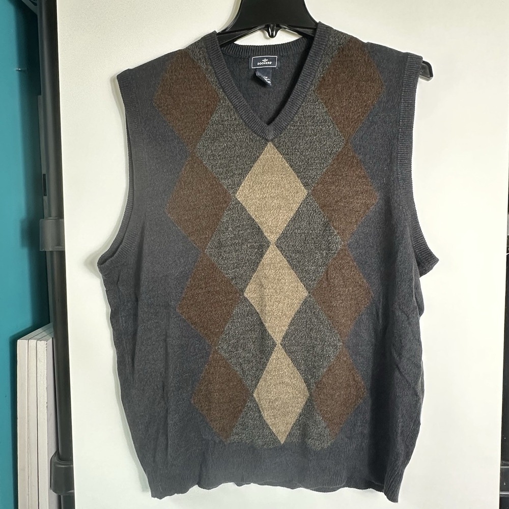 Dockers Mens Size XL Dark Gray Argyle Sweater Vest V Neck Classic‎